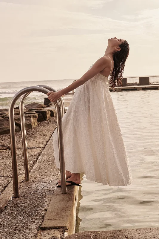 PALOMA WHITE BABYDOLL MIDI DRESS Trendy Midi Look